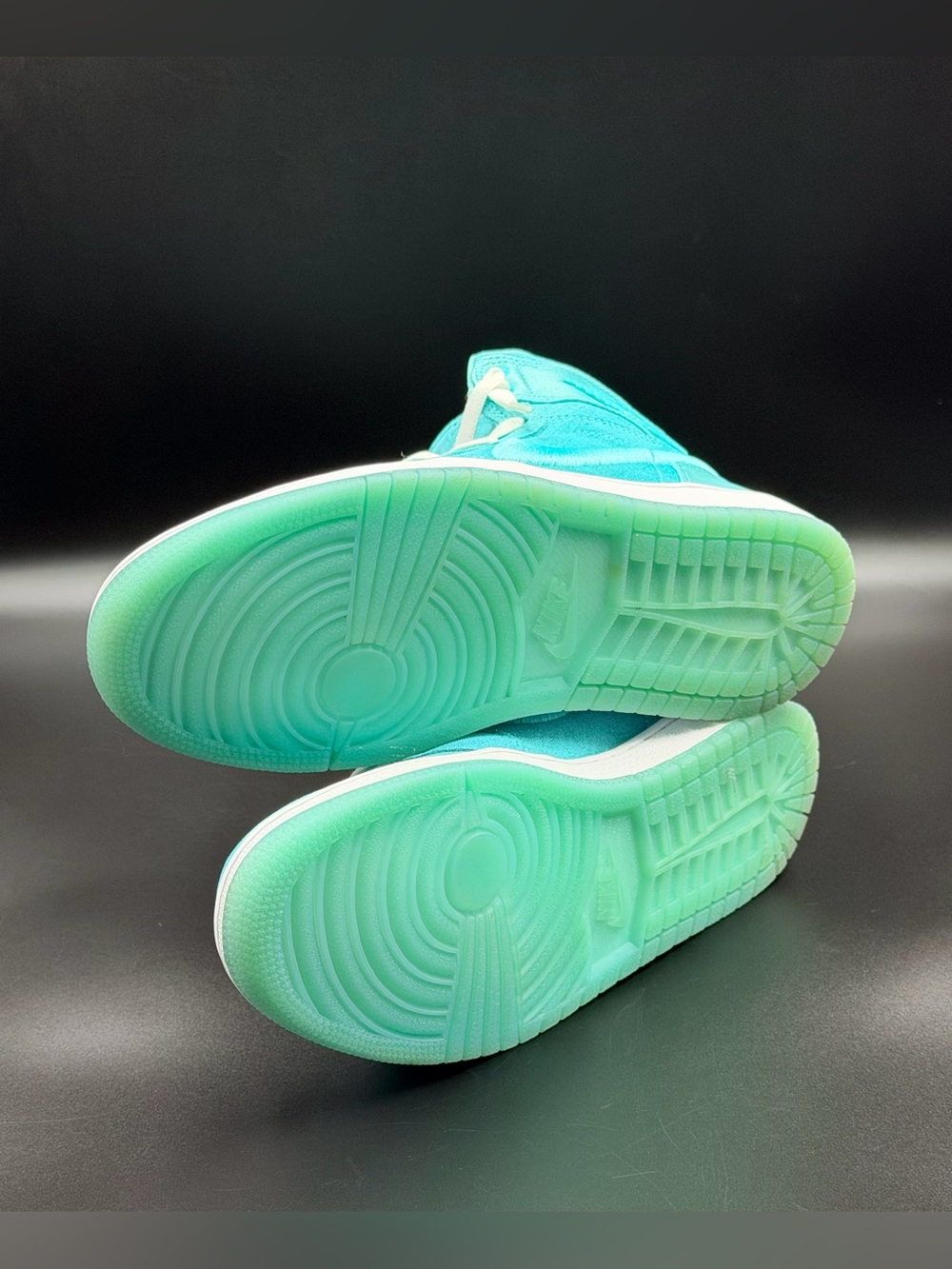 Wmns Air Jordan 1 Retro High 'Season of Her: Aqua' - Picture 9 of 11